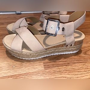SODA Women’s wedges